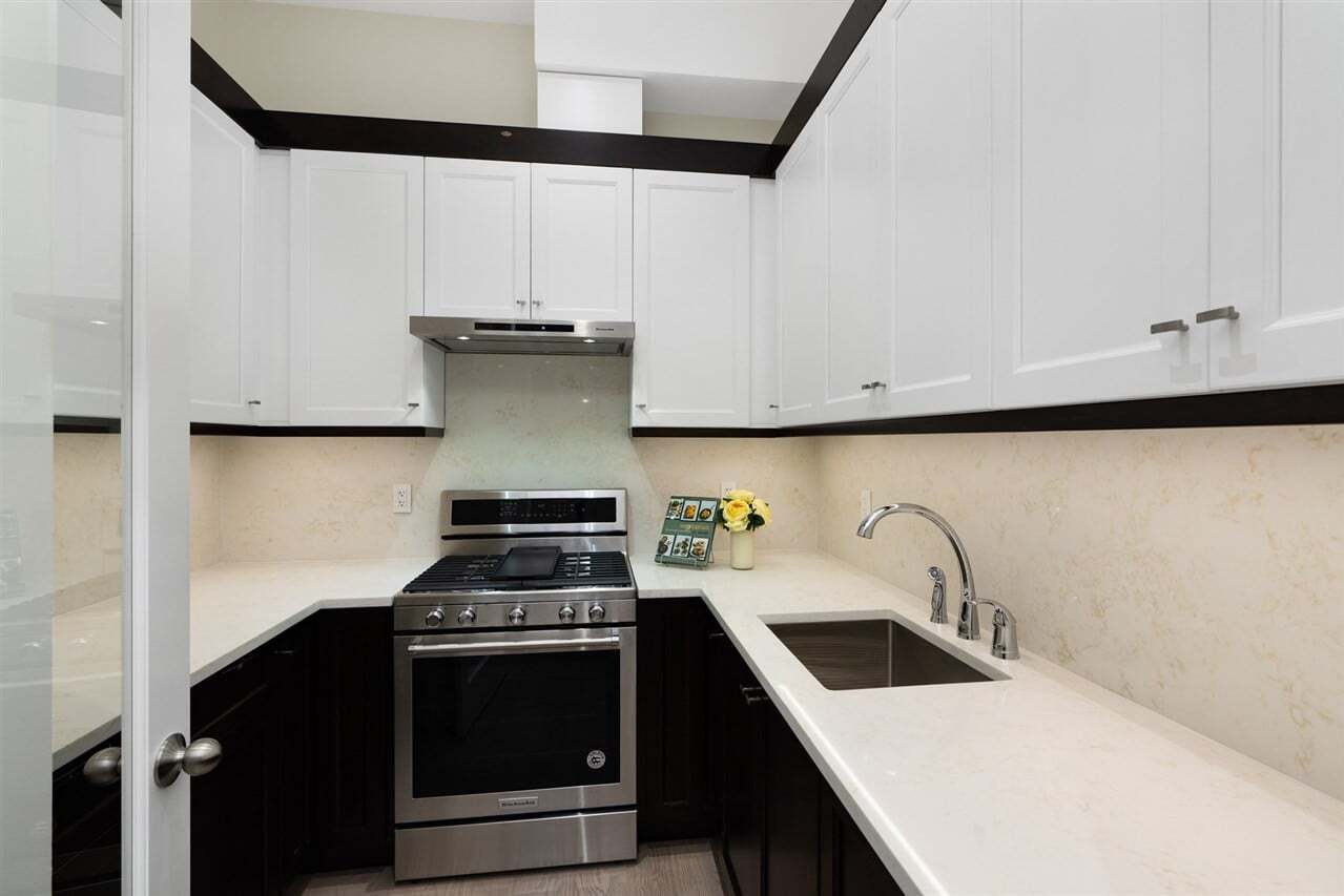 Houston Home Builder-24 at 2.43.40 PM (2)